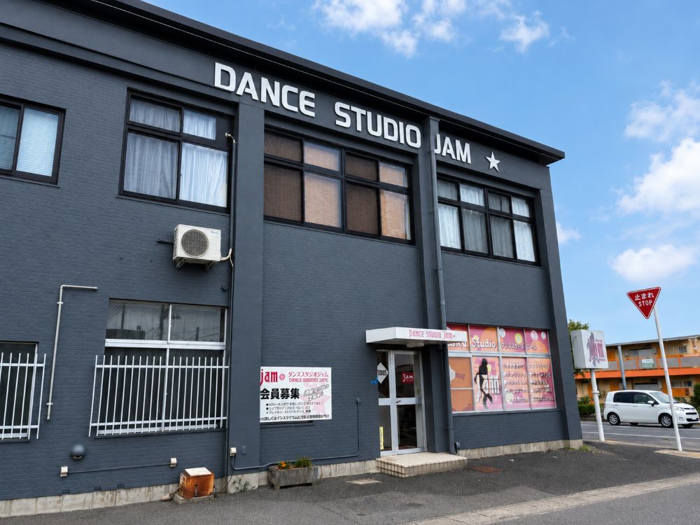 DANCE STUDIO JAM